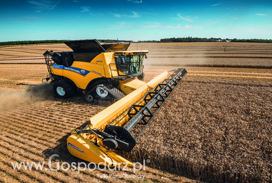 New Holland wprowadza nowe modele kombajnów do serii CR Revelation i przenosi automatyzację na zuepłnie inny poziom