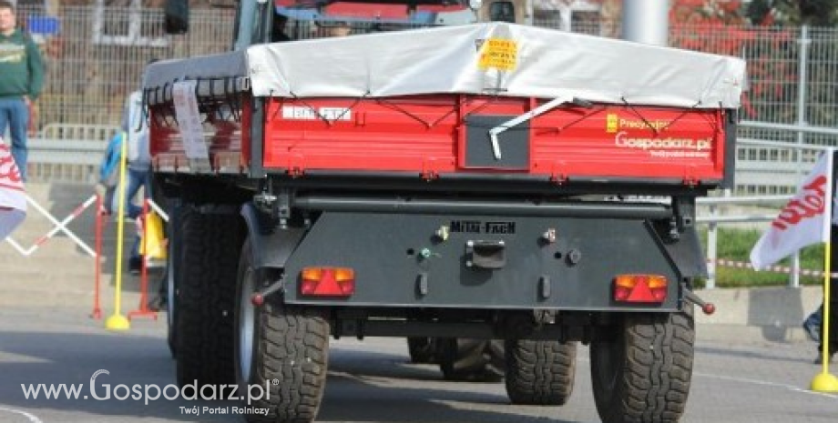 Sprzedaż przyczep rolniczych w listopadzie 2013 r.