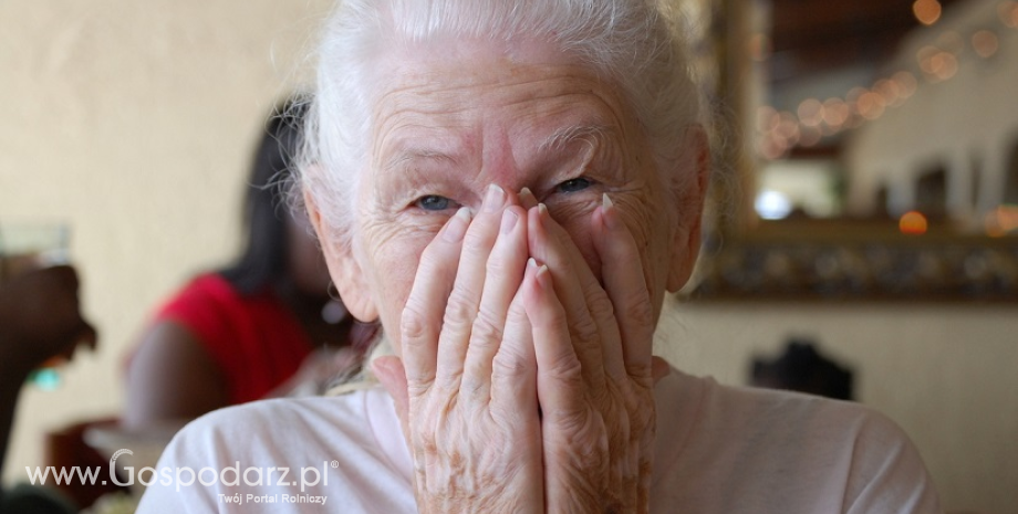 Do czasu zrównania wieku emerytalnego kobiety mogą pobierać okresową emeryturę kapitałową