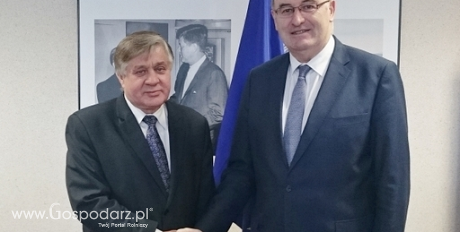 O wieprzowinie, mleku i TTIP z Philem Hoganem