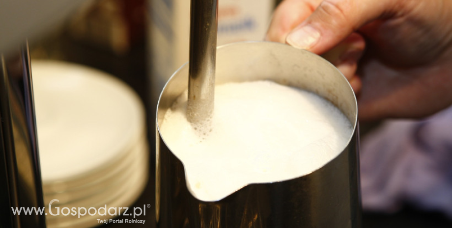 Tylko niewielka część produkcji rumuńskiego mleka trafia do skupu