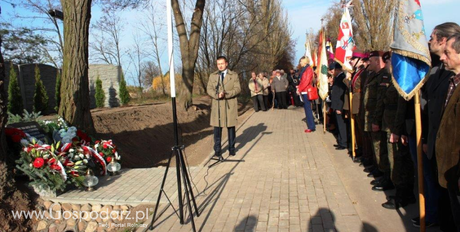 Odnowiony krzyż powstańczy