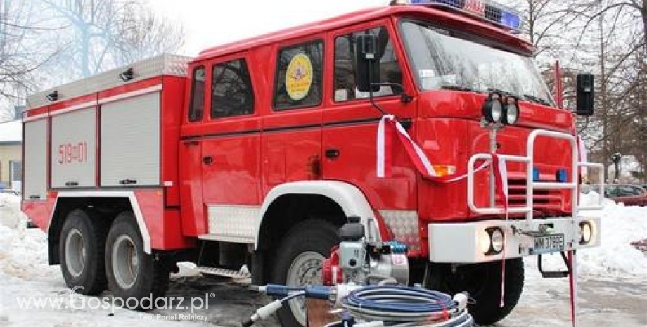 Grzegorz gotowy do służby. Nowy wóz strażacki oraz zestaw hydrauliczny w OSP Cegłów