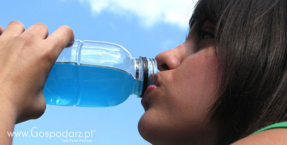 PE zawetował rozporządzenie uznające napoje energetyczne za 