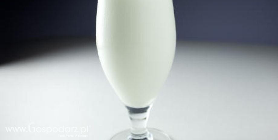 Mleko w szklanej butelce sposobem na przetrwanie?