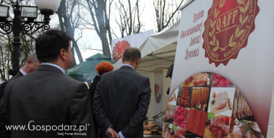 QAFP da więcej pieniędzy gospodarzom