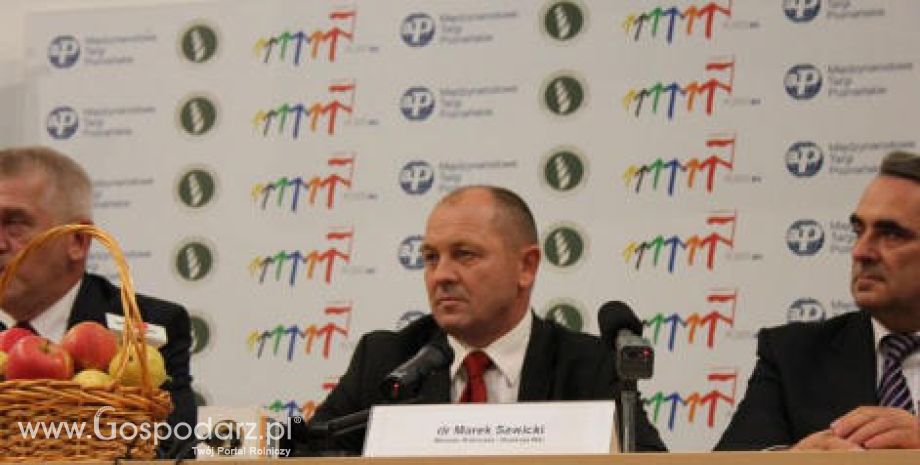 Minister Marek Sawicki walczy o cofnięcie decyzji KE o obniżeniu wsparcia dla wstępnie uznanych grup producentów owoców i warzyw